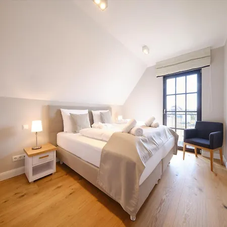 Reetland Am - Luxusplus Reetdachvilla Mit 4 Schlafzimmern, Sauna Und Kamin G14 *