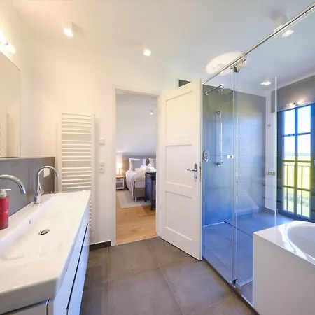 Reetland Am - Luxusplus Reetdachvilla Mit 4 Schlafzimmern, Sauna Und Kamin G14 Casa de Férias Dranske