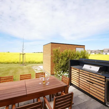 Reetland Am - Luxusplus Reetdachvilla Mit 4 Schlafzimmern, Sauna Und Kamin G14 * Dranske
