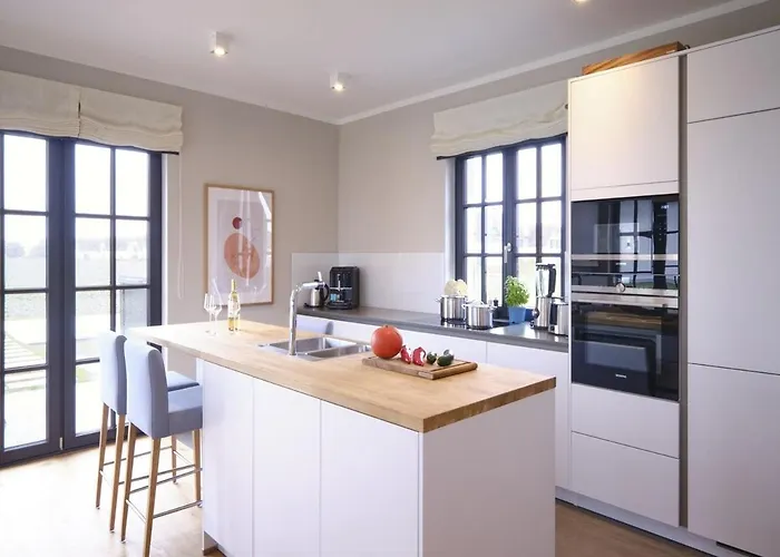 Reetland Am - Luxusplus Reetdachvilla Mit 4 Schlafzimmern, Sauna Und Kamin G14